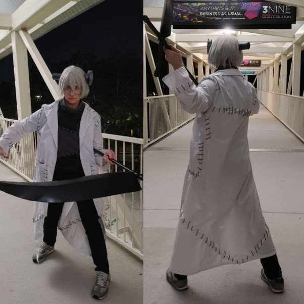 Soul Eater Stein cosplay front and back views